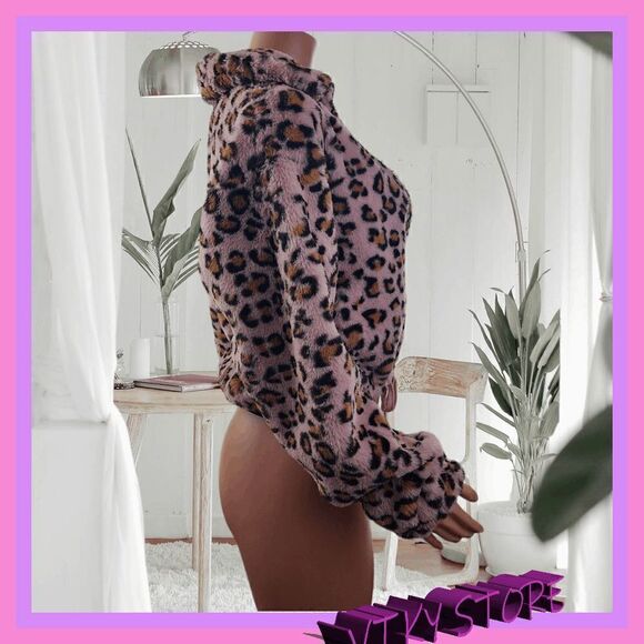 NWT {Victoria's Secret} Cozy Elegance: Faux Fur Bomber, Size Medium NWT - Picture 2 of 7